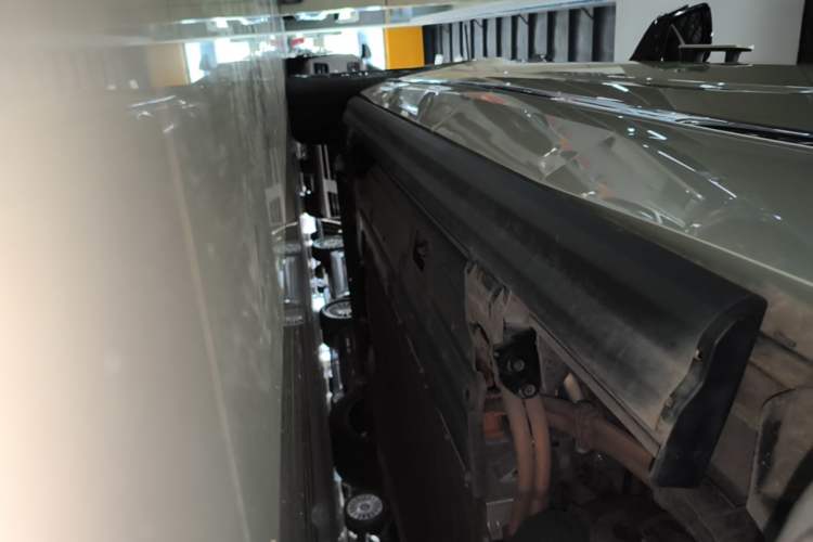 Used Wey Lanshan 2023 Four-Wheel Drive Ultra-Long Range Version Left Side Sill