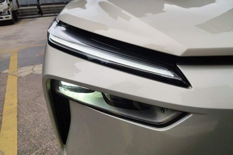 Used Wey Lanshan 2023 Two-Wheel Drive Long-Range Version Right Front Headlight