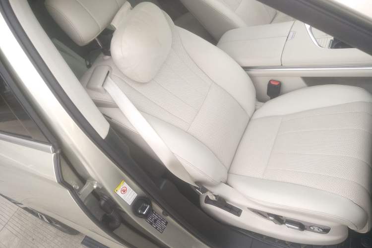 Used Wey Lanshan 2023 Four-Wheel Drive Ultra-Long Range Version Right Front Seat