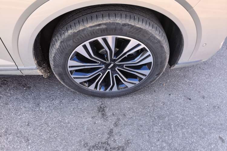 Used Wey Lanshan 2023 Four-Wheel Drive Ultra-Long Range Version Right Front Wheel Hub