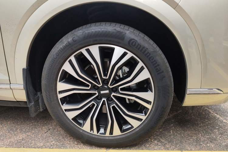 Used Wey Lanshan 2023 Two-Wheel Drive Long-Range Version Right Front Wheel Hub