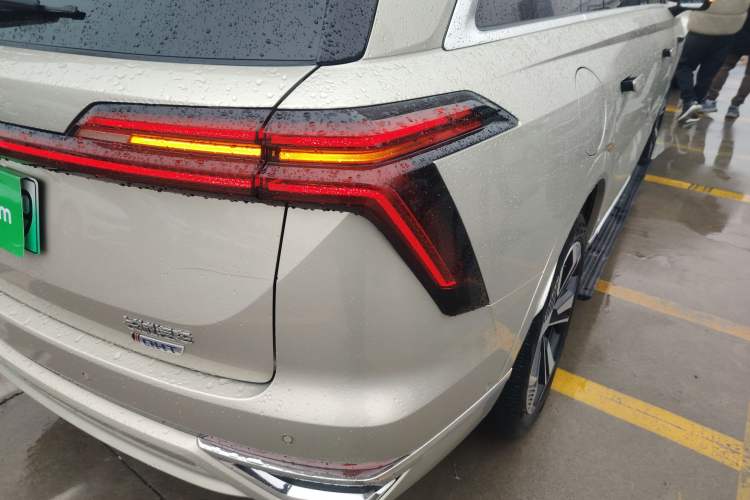 Used Wey Lanshan 2023 Four-Wheel Drive Ultra-Long Range Version Right Rear Taillight
