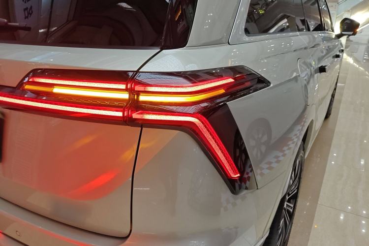 Used Wey Lanshan 2023 Four-Wheel Drive Ultra-Long Range Version Right Rear Taillight