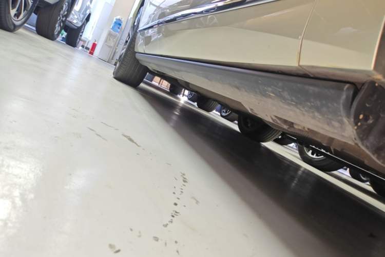 Used Wey Lanshan 2023 Four-Wheel Drive Ultra-Long Range Version Right Side Sill