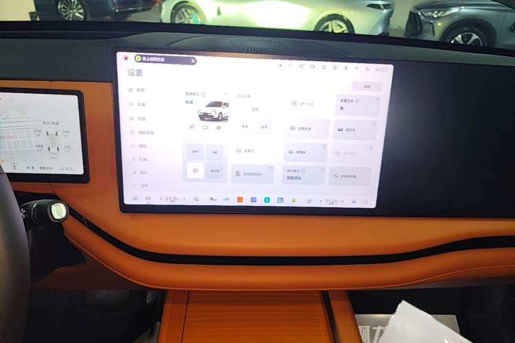 Used Wey Lanshan 2025 Four-Wheel Drive Max Audio And AC Panel