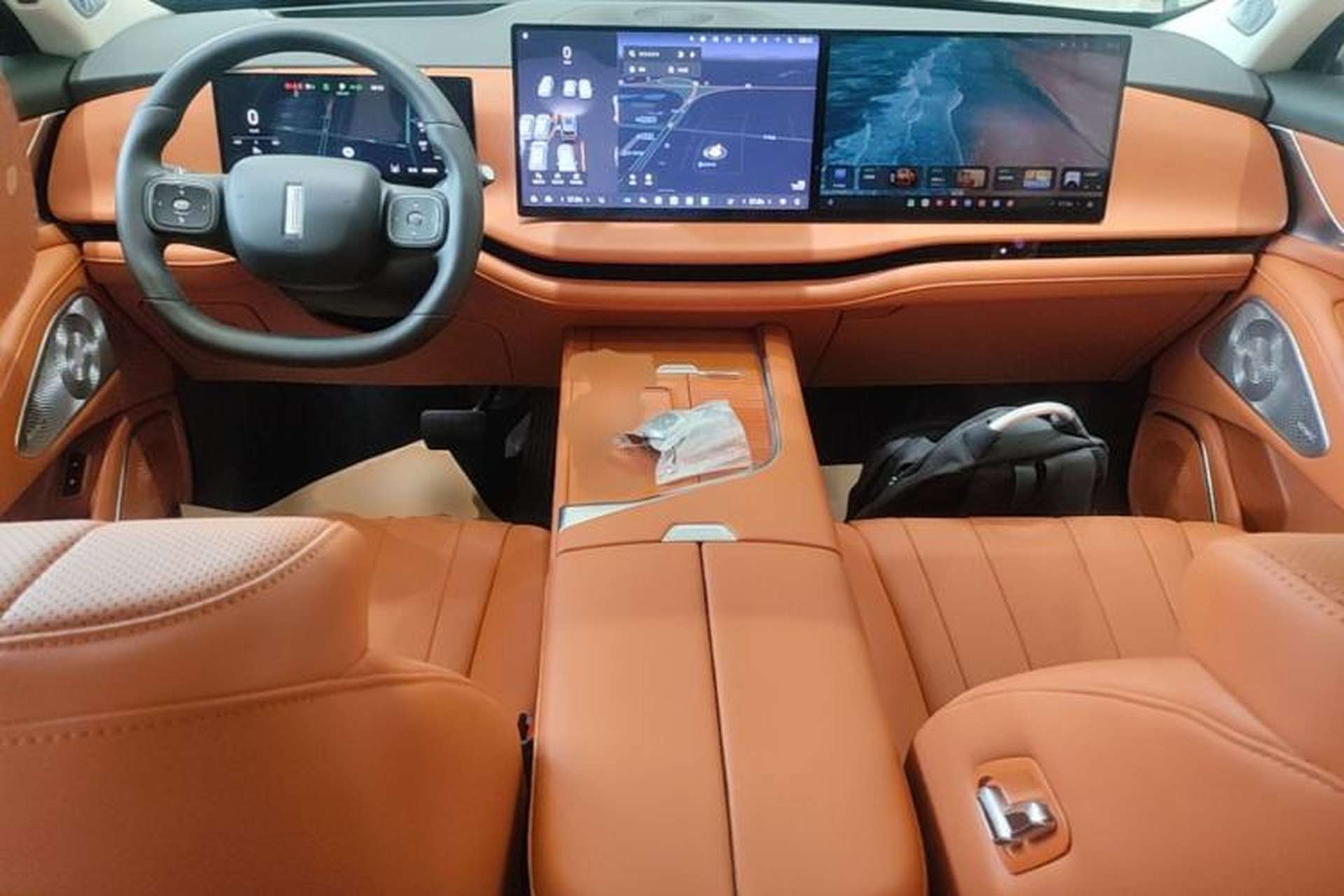 Used Wey Lanshan 2025 Four-Wheel Drive Max Center Console