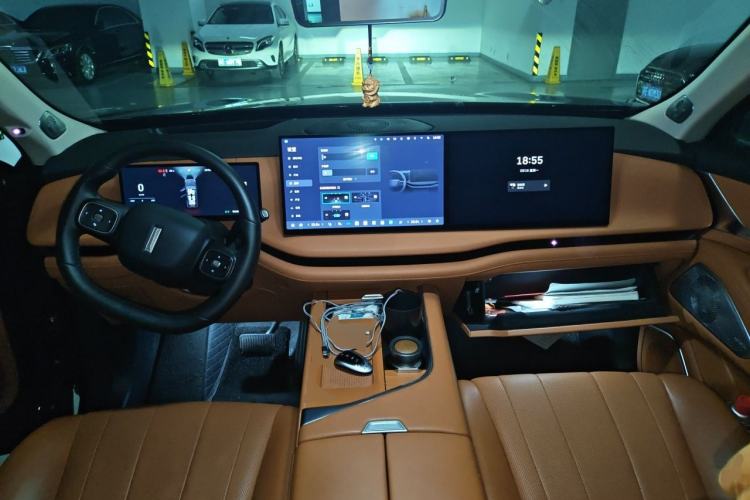 Used Wey Lanshan 2025 Four-Wheel Drive Max Center Console