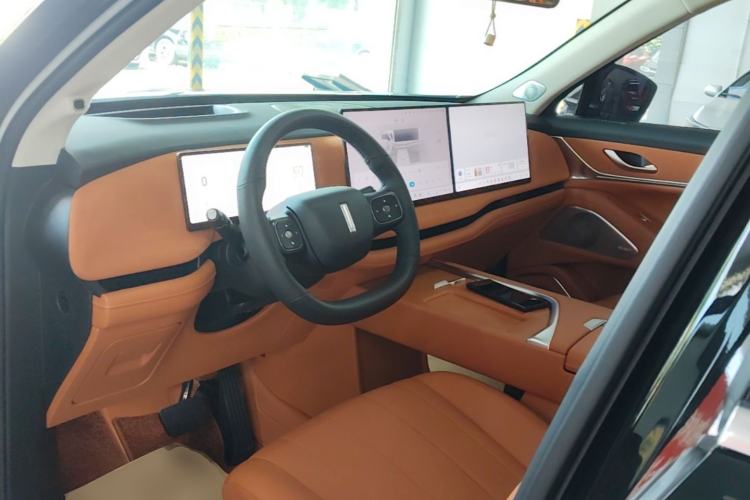 Used Wey Lanshan 2025 Four-Wheel Drive Ultra Center Console