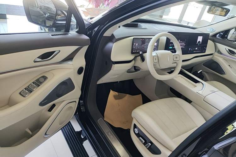 Used Wey Lanshan 2025 Four-Wheel Drive Max Driver Seat