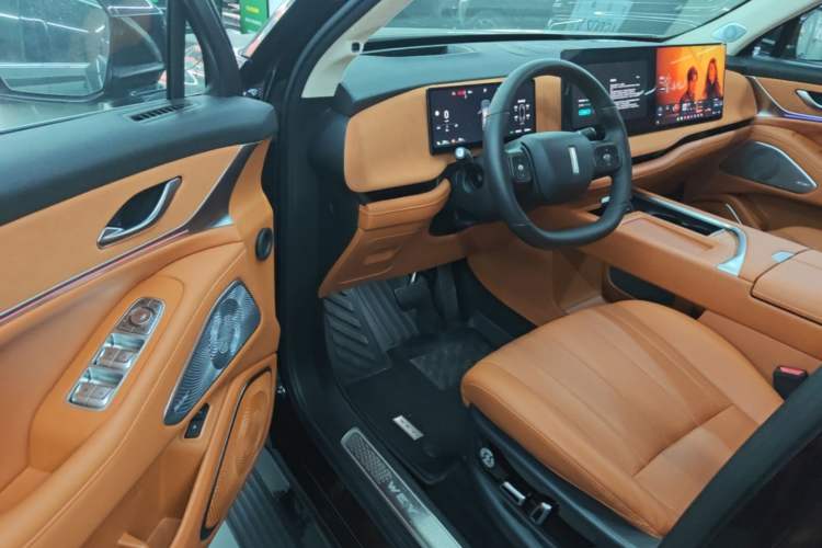 Used Wey Lanshan 2025 Four-Wheel Drive Ultra Driver Seat
