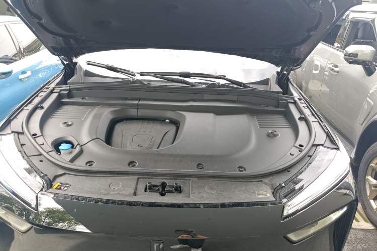 Used Wey Lanshan 2025 Four-Wheel Drive Max Engine Bay