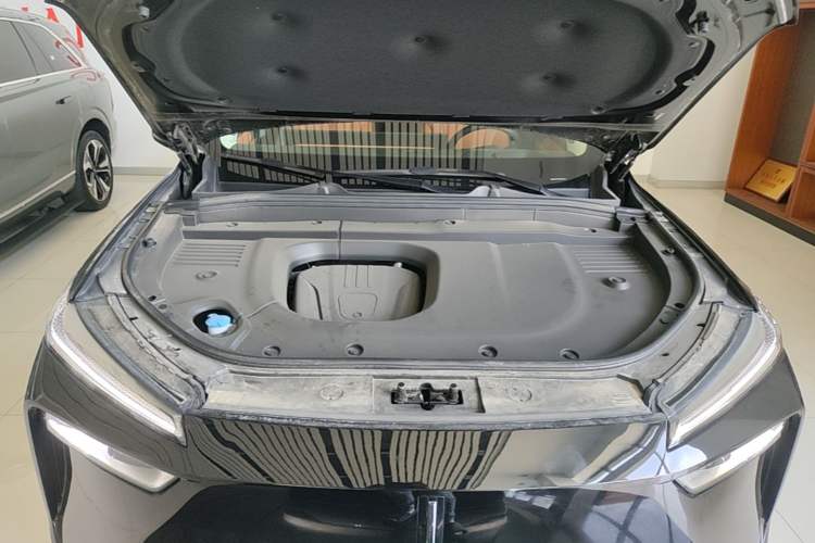 Used Wey Lanshan 2025 Four-Wheel Drive Ultra Engine Bay