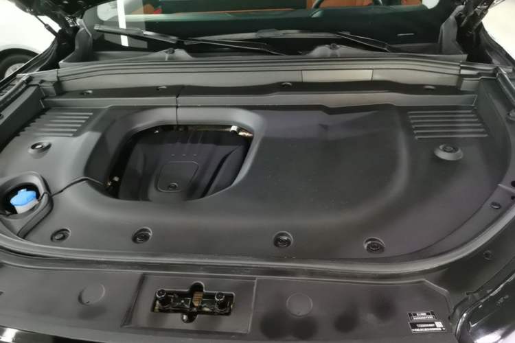 Used Wey Lanshan 2025 Four-Wheel Drive Max Engine Bay