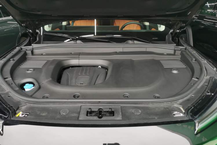 Used Wey Lanshan 2025 Four-Wheel Drive Ultra Engine Bay