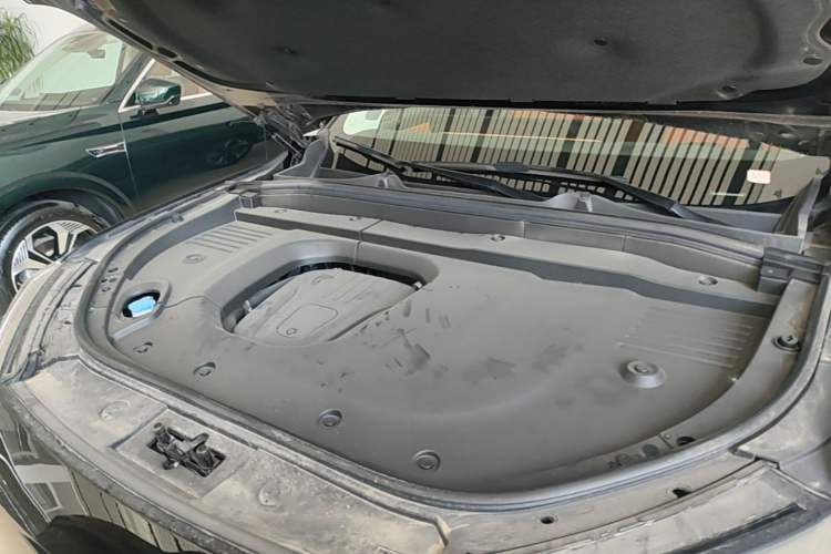 Used Wey Lanshan 2025 Four-Wheel Drive Max Engine Bay