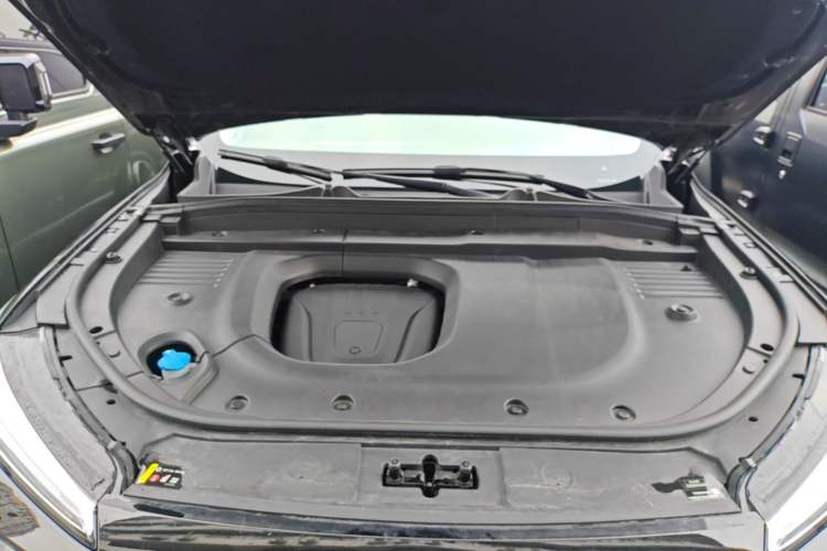 Used Wey Lanshan 2025 Four-Wheel Drive Ultra Engine Bay