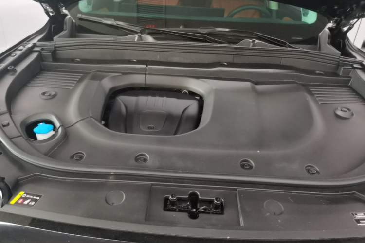 Used Wey Lanshan 2025 Four-Wheel Drive Max Engine Bay