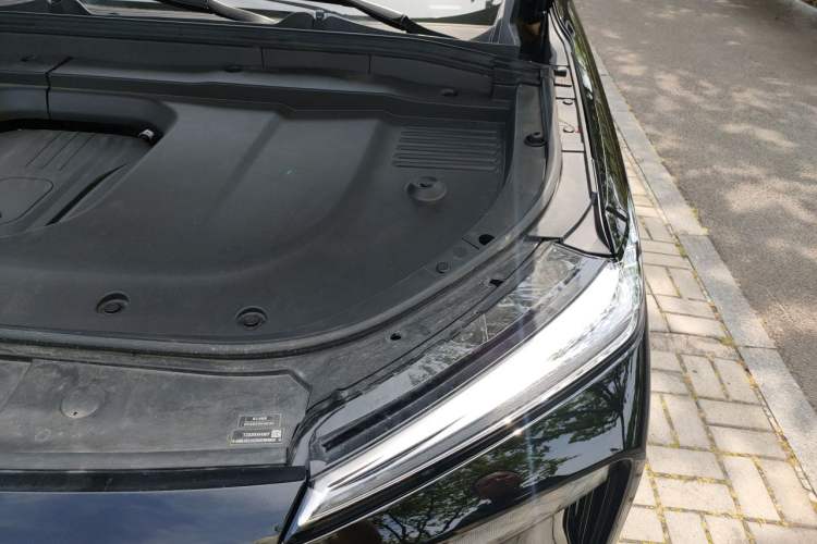Used Wey Lanshan 2025 Four-Wheel Drive Max Engine Bay Left