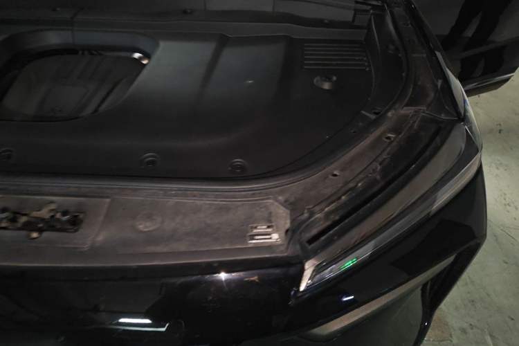 Used Wey Lanshan 2025 Four-Wheel Drive Max Engine Bay Left