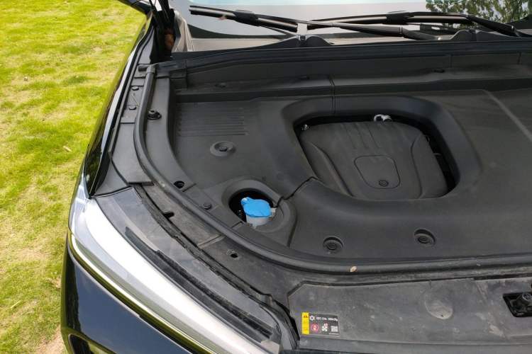 Used Wey Lanshan 2025 Four-Wheel Drive Max Engine Bay Right