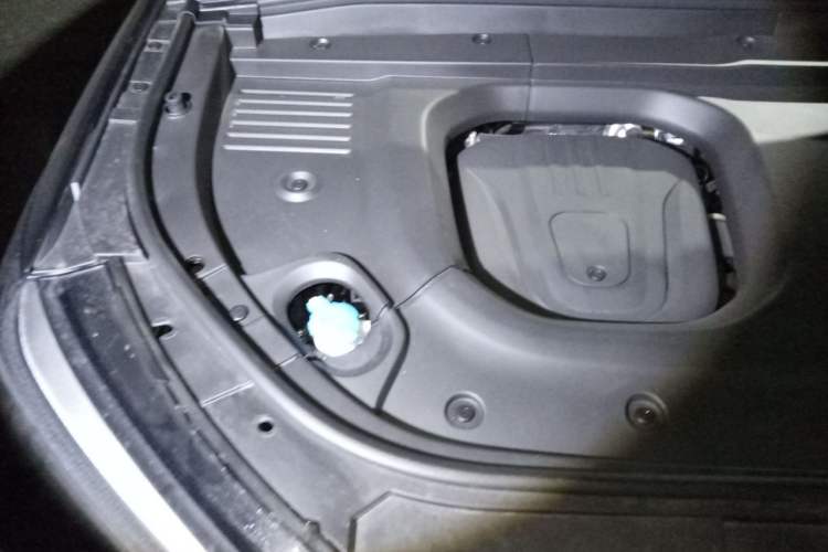 Used Wey Lanshan 2025 Four-Wheel Drive Max Engine Bay Right