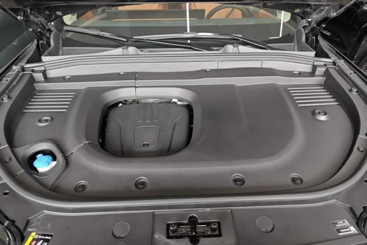 Used Wey Lanshan 2025 Four-Wheel Drive Ultra Engine Bay