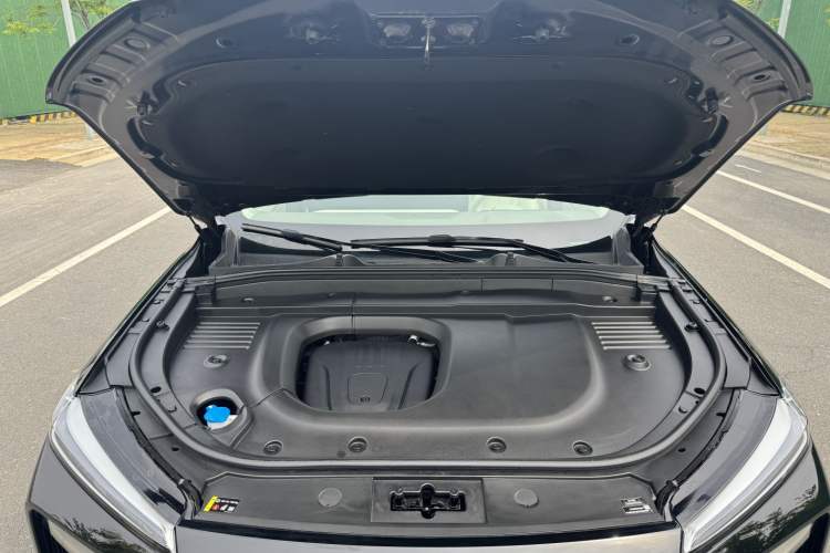Used Wey Lanshan 2025 Four-Wheel Drive Max Engine Bay