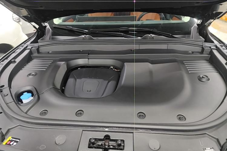 Used Wey Lanshan 2025 Four-Wheel Drive Max Engine Bay