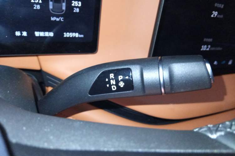 Used Wey Lanshan 2025 Four-Wheel Drive Max Gear Lever
