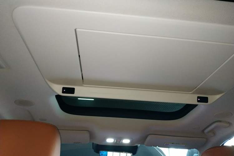 Used Wey Lanshan 2025 Four-Wheel Drive Max Headliner