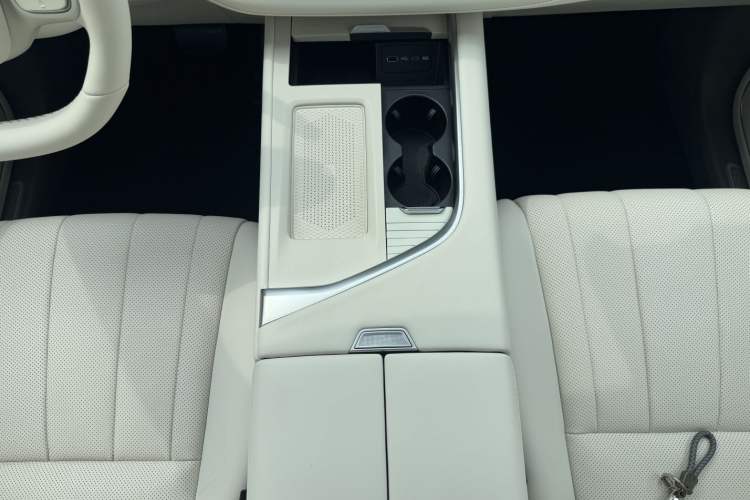 Used Wey Lanshan 2025 Four-Wheel Drive Max Interior 10