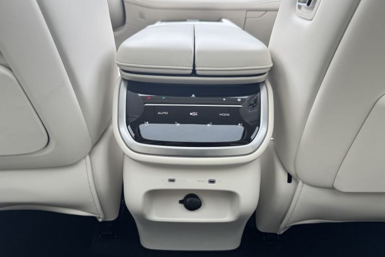 Used Wey Lanshan 2025 Four-Wheel Drive Max Interior 6