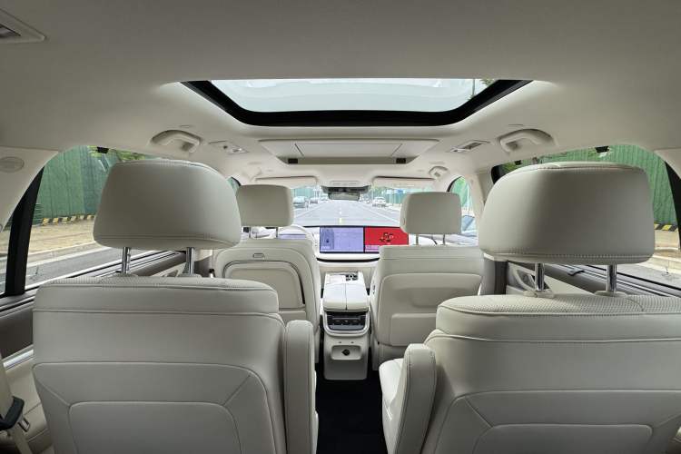 Used Wey Lanshan 2025 Four-Wheel Drive Max Interior 7