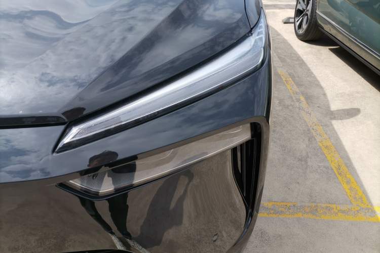 Used Wey Lanshan 2025 Four-Wheel Drive Ultra Left Front Headlight