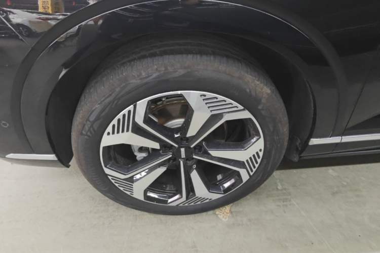 Used Wey Lanshan 2025 Four-Wheel Drive Ultra Left Front Wheel Hub