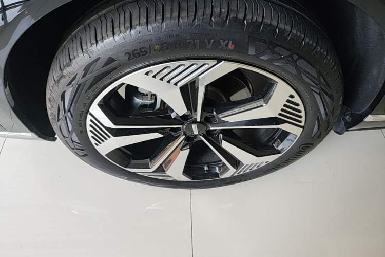 Used Wey Lanshan 2025 Four-Wheel Drive Ultra Left Front Wheel Hub