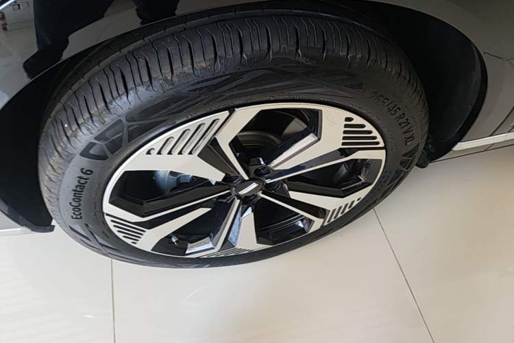 Used Wey Lanshan 2025 Four-Wheel Drive Max Left Front Wheel Hub