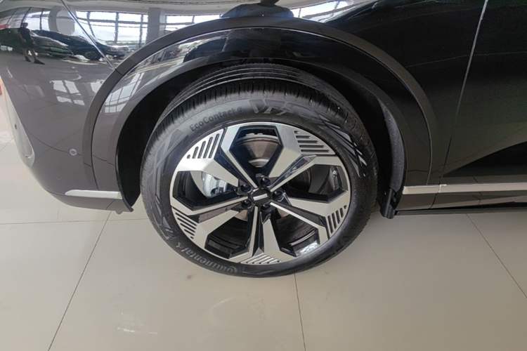 Used Wey Lanshan 2025 Four-Wheel Drive Ultra Left Front Wheel Hub