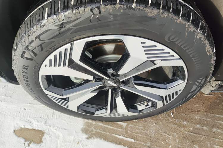 Used Wey Lanshan 2025 Four-Wheel Drive Ultra Left Front Wheel Hub