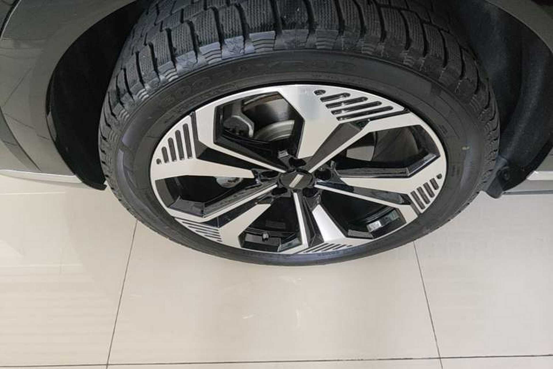 Used Wey Lanshan 2025 Four-Wheel Drive Max Left Front Wheel Hub