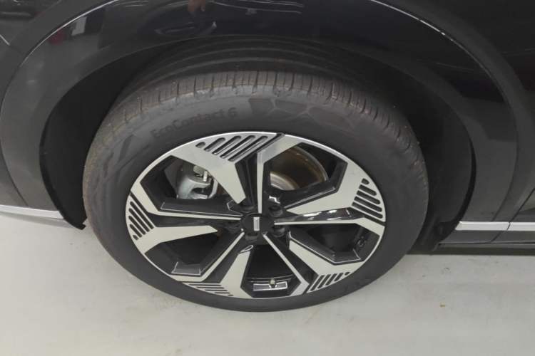 Used Wey Lanshan 2025 Four-Wheel Drive Ultra Left Front Wheel Hub