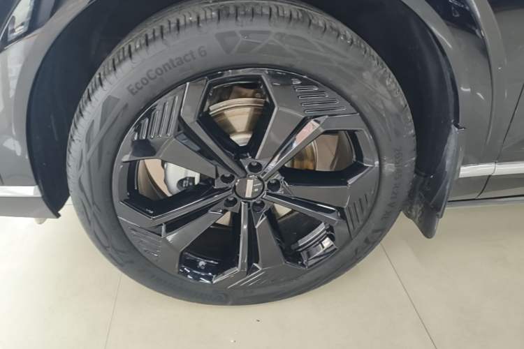 Used Wey Lanshan 2025 Four-Wheel Drive Ultra Left Front Wheel Hub