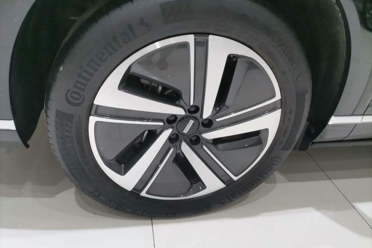 Used Wey Lanshan 2025 Four-Wheel Drive Max Left Front Wheel Hub