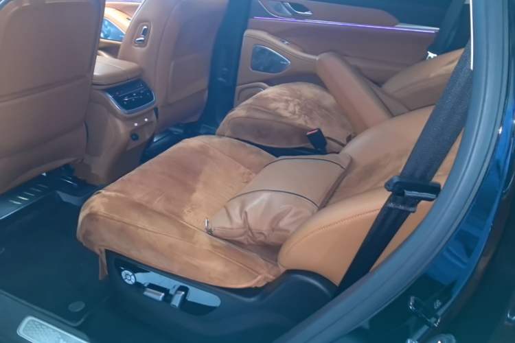 Used Wey Lanshan 2025 Four-Wheel Drive Max Left Rear Seat