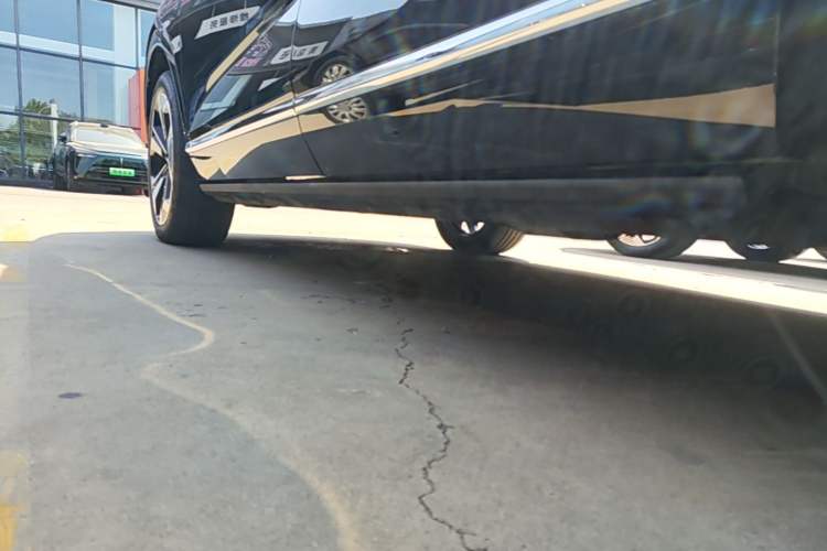 Used Wey Lanshan 2025 Four-Wheel Drive Max Left Side Sill