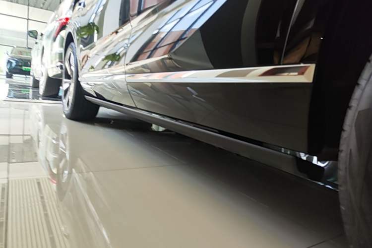 Used Wey Lanshan 2025 Four-Wheel Drive Max Left Side Sill