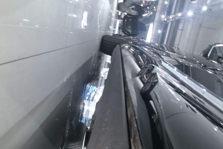 Used Wey Lanshan 2025 Four-Wheel Drive Max Left Side Sill