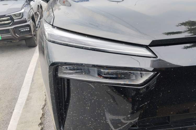 Used Wey Lanshan 2025 Four-Wheel Drive Max Right Front Headlight