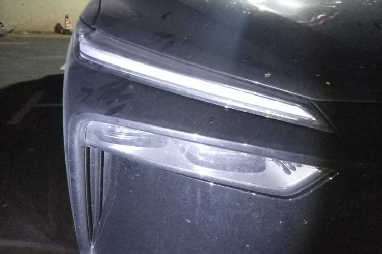 Used Wey Lanshan 2025 Four-Wheel Drive Max Right Front Headlight