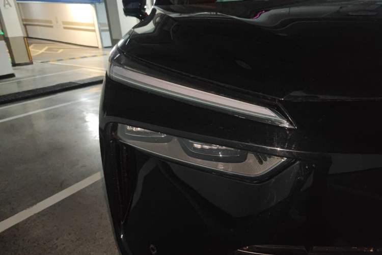 Used Wey Lanshan 2025 Four-Wheel Drive Max Right Front Headlight